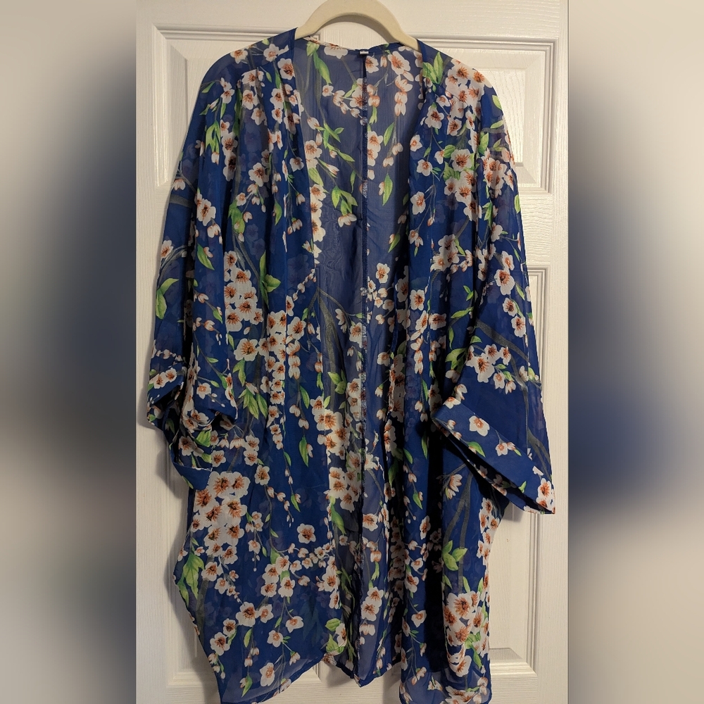 Floral Navy Kimono Cape NWOT